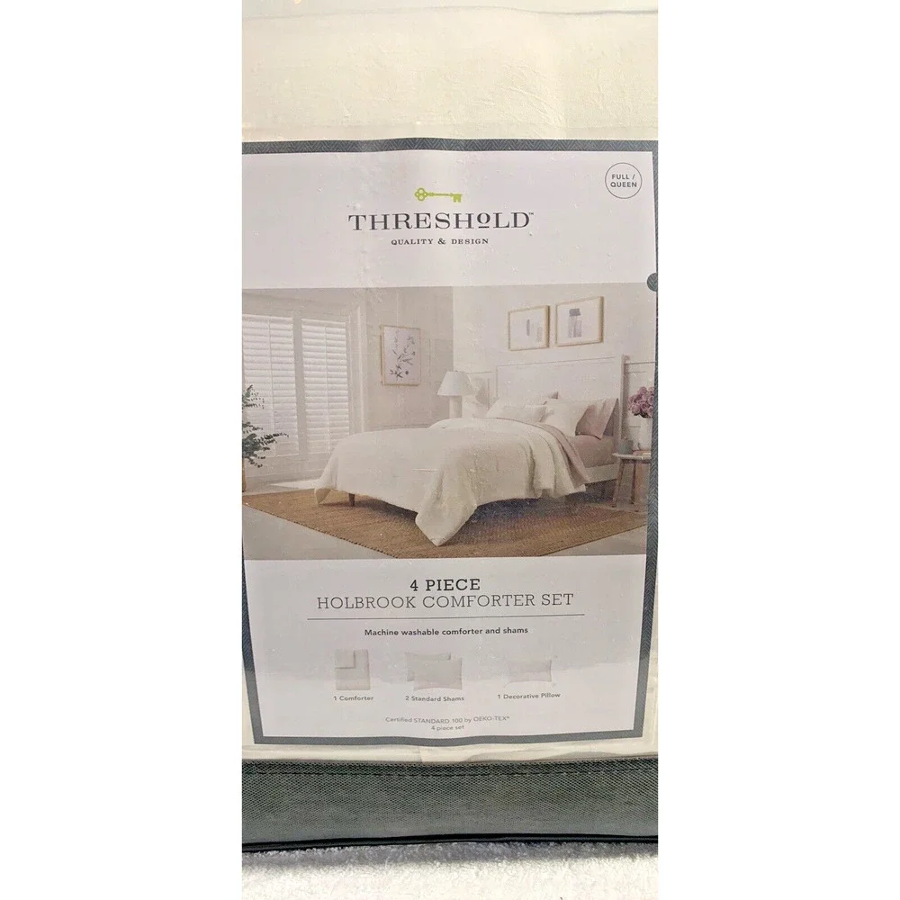 NEW Full/Queen 4 Piece Holbrook Comforter & Sham Set with Accent Pillow